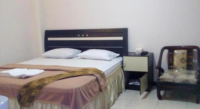 New Merdeka Hotel Jembel エクステリア 写真
